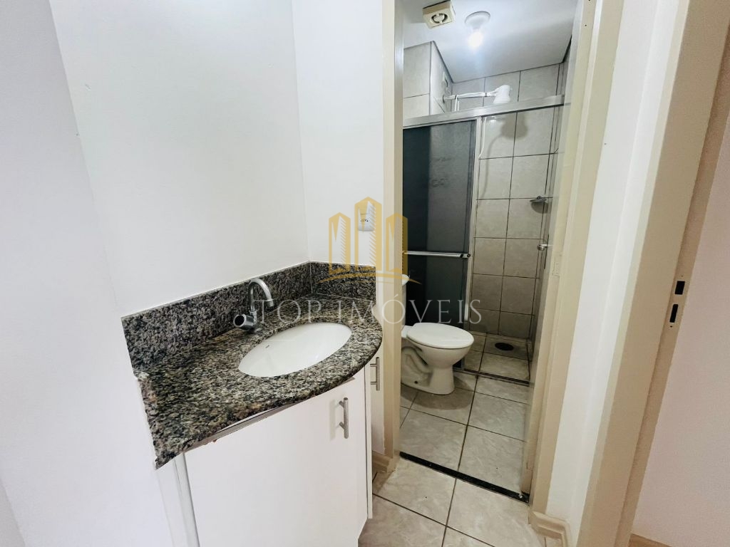 Lindo apartamento um dormitório com armário na melhor localização do centro