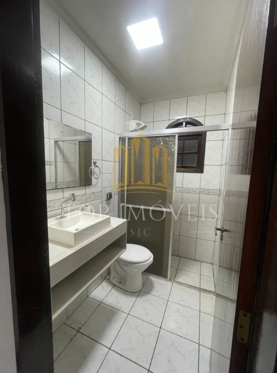 Aconchegante casa à venda – jardim itapoã 3 dormitórios (1 s