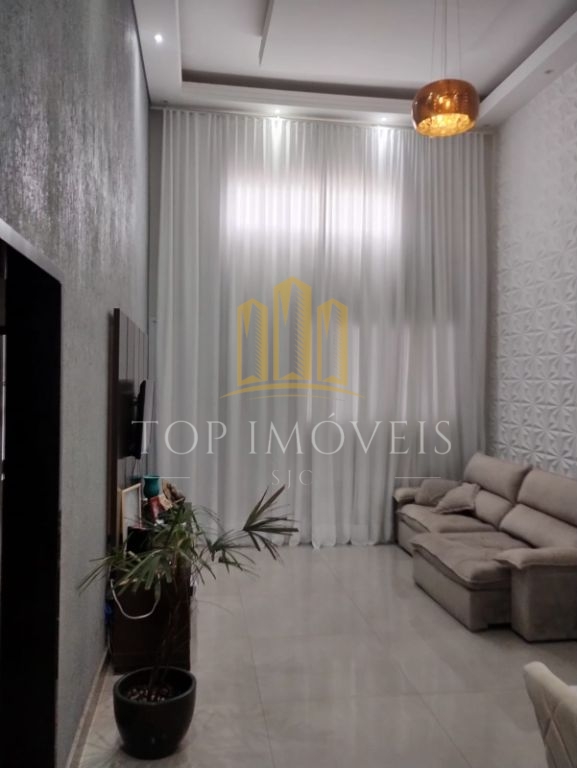 Excelente casa de lote inteiro no Vila Branca - Jacareí