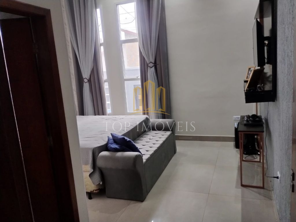 Excelente casa de lote inteiro no Vila Branca - Jacareí