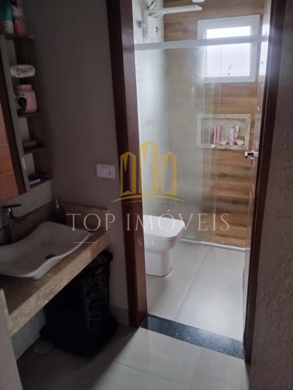 Excelente casa de lote inteiro no Vila Branca - Jacareí
