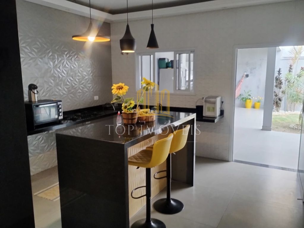 Excelente casa de lote inteiro no Vila Branca - Jacareí
