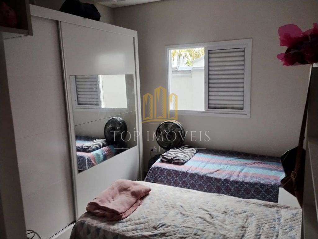 Excelente casa de lote inteiro no Vila Branca - Jacareí