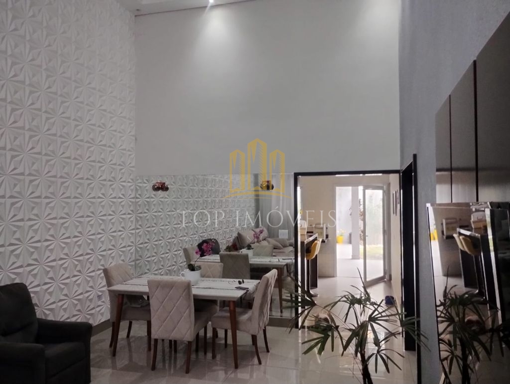 Excelente casa de lote inteiro no Vila Branca - Jacareí