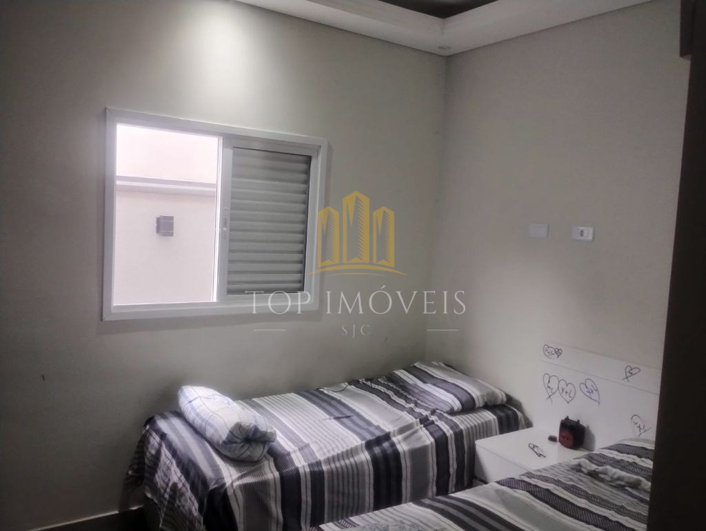Excelente casa de lote inteiro no Vila Branca - Jacareí