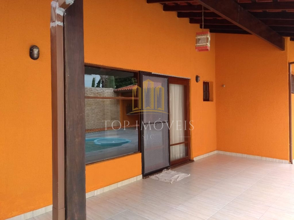 Belissíma casa 3 dormitórios suíte 210m² de construção espla