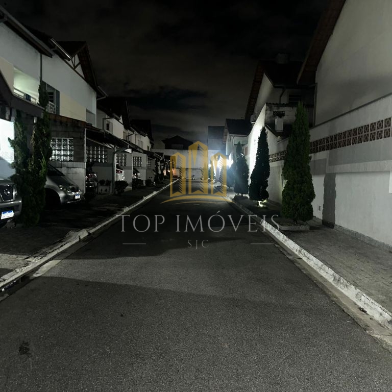 Sobrado com 03 dorm c suite em condominio fechado