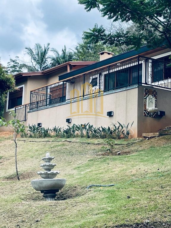 Maravilhosa chacara 3 dormitórios, suíte piscina espaço gour
