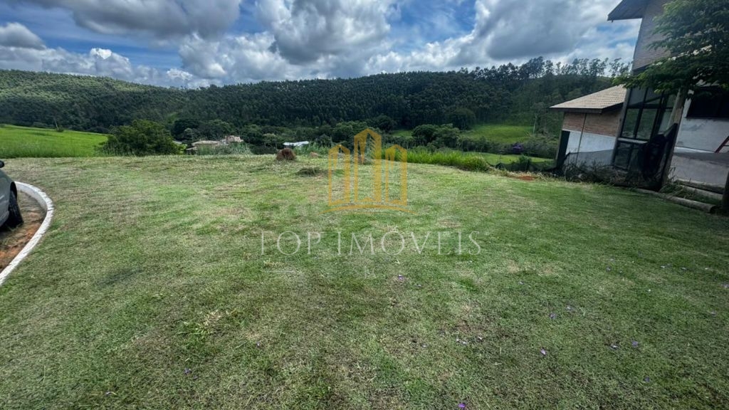 Terreno à venda no village parahybuna – 1.867 m² em rua sem 