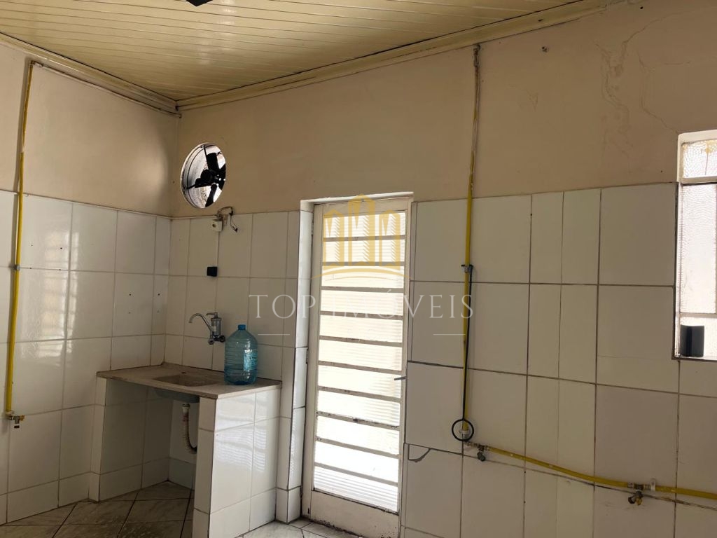 Imóvel em Jacareí frente para Av Ponto comercial e residência com frente para a Rua Jardim Mesquita.