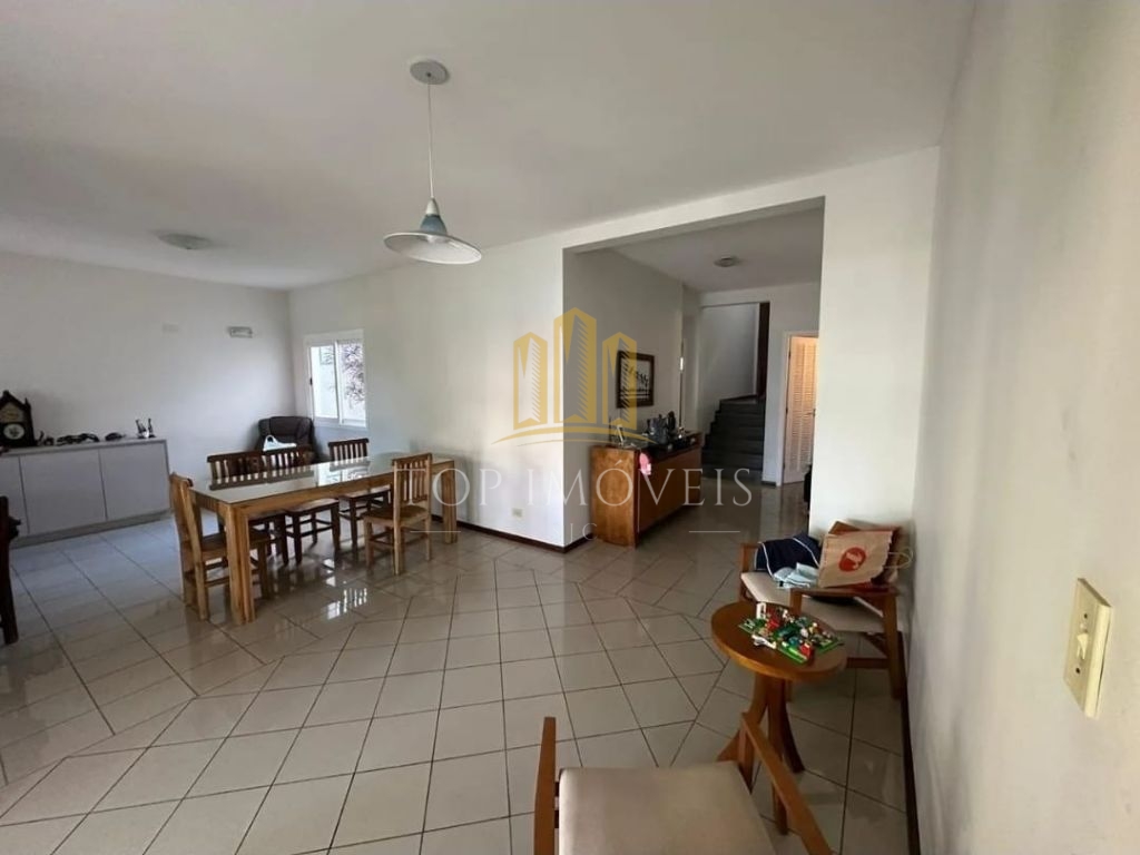 Maravilhosa casa de 4 quartos sendo 1 suite - terreno de 600