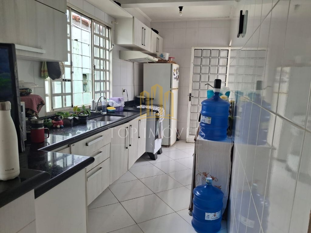 Maravilhosa casa três dormitórios suíte piscina espaço gourm