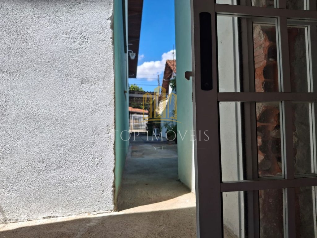Maravilhosa casa três dormitórios suíte piscina espaço gourmet repleto de armários na melhor localização de Santana