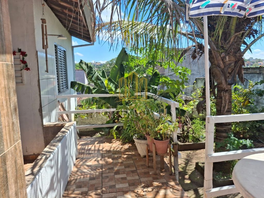 Maravilhosa casa três dormitórios suíte piscina espaço gourmet repleto de armários na melhor localização de Santana