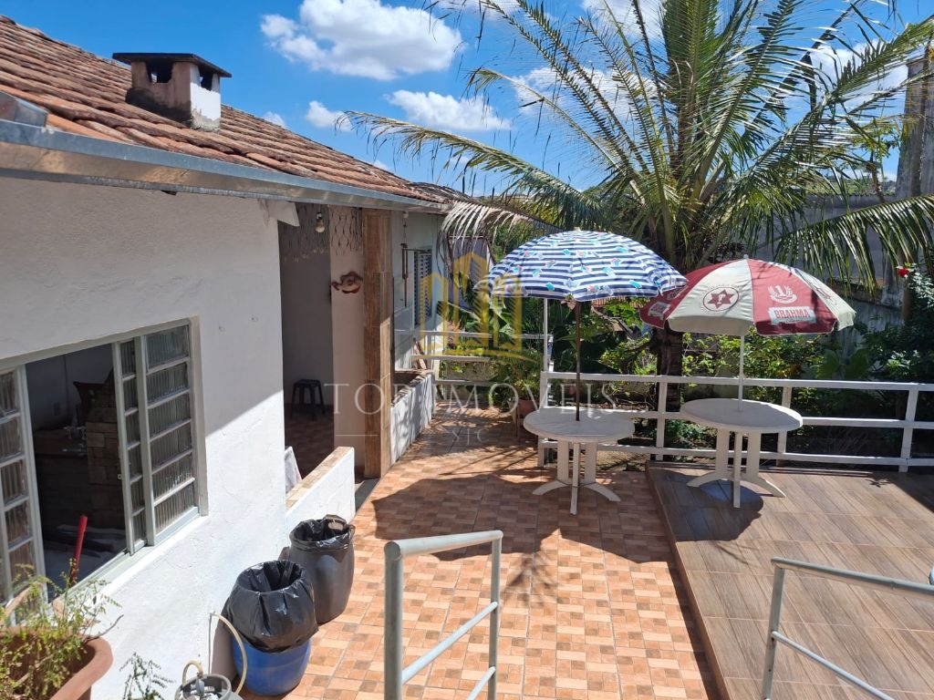 Maravilhosa casa três dormitórios suíte piscina espaço gourmet repleto de armários na melhor localização de Santana