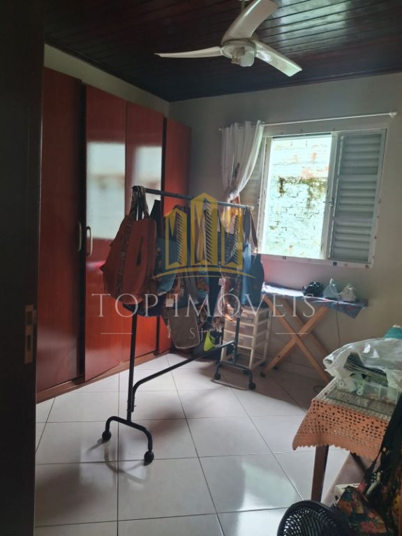 Maravilhosa casa três dormitórios suíte piscina espaço gourm