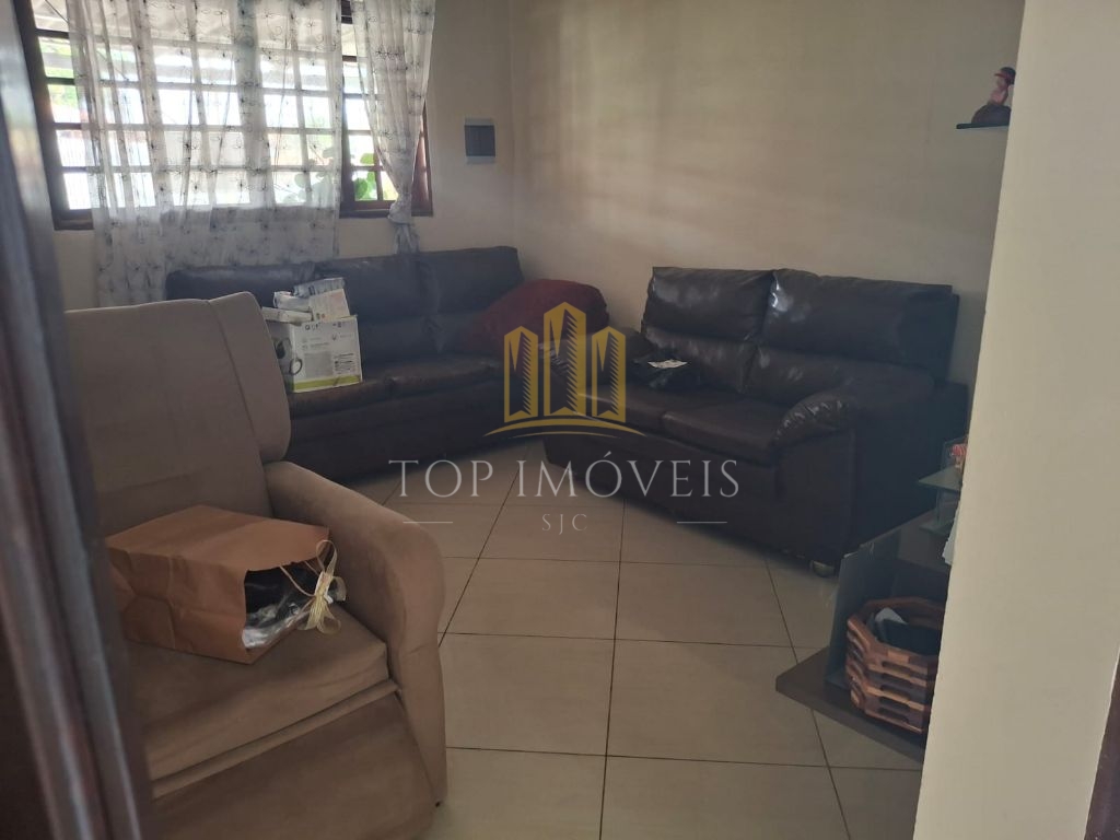 Maravilhosa casa três dormitórios suíte piscina espaço gourm