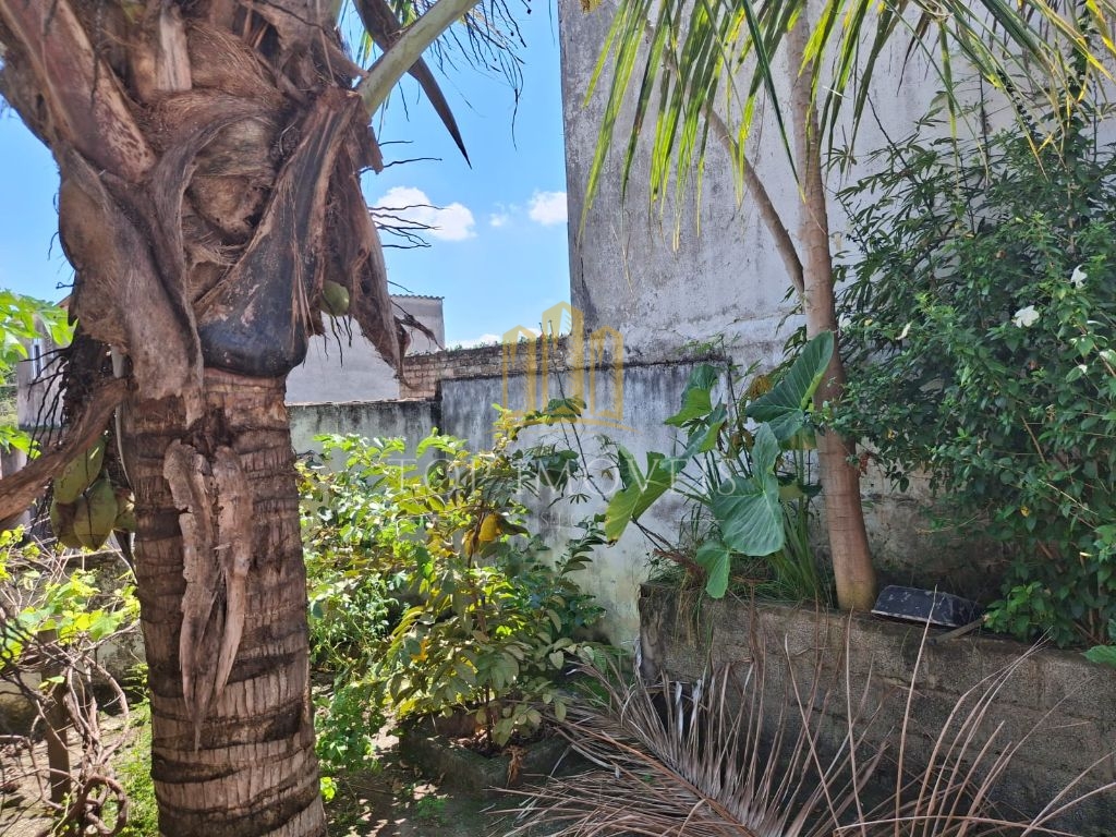 Maravilhosa casa três dormitórios suíte piscina espaço gourmet repleto de armários na melhor localização de Santana