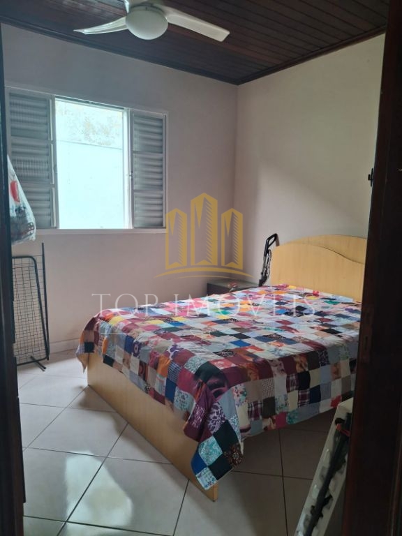 Maravilhosa casa três dormitórios suíte piscina espaço gourm