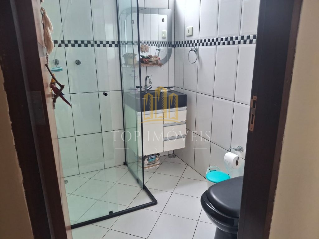 Maravilhosa casa três dormitórios suíte piscina espaço gourm