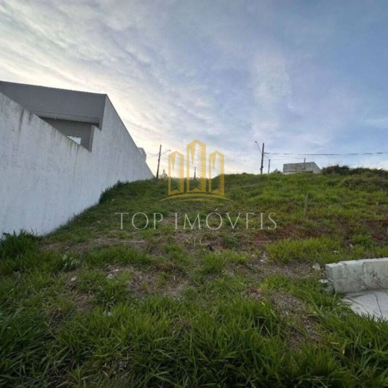 Lote de quatrocentos metros no residencial dunamis
