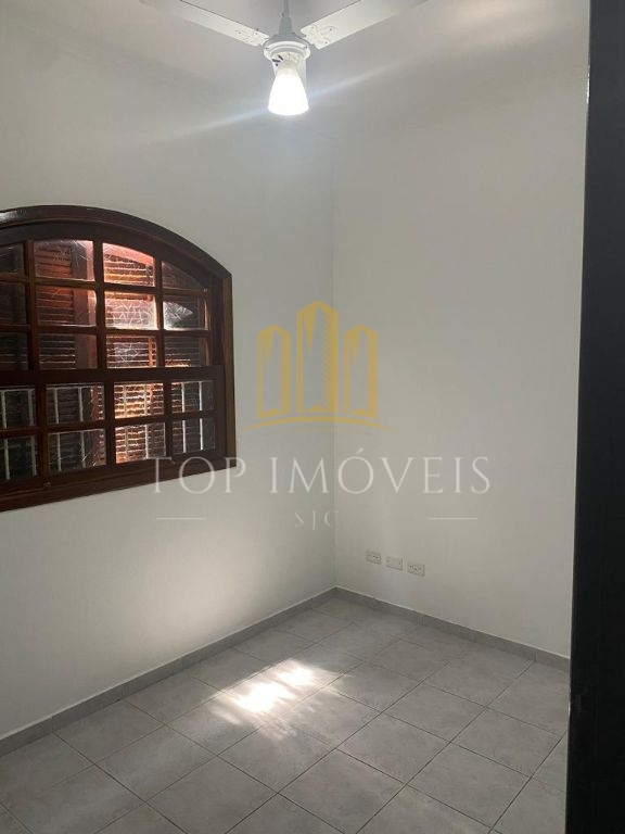 Oportunidade - Casa de 3 quartos sendo 1 suíte no Jardim das Indústrias