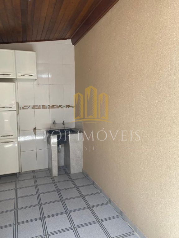 Oportunidade - Casa de 3 quartos sendo 1 suíte no Jardim das Indústrias