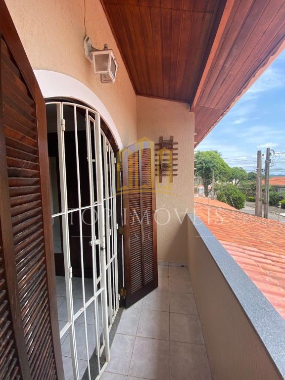 Oportunidade - Casa de 3 quartos sendo 1 suíte no Jardim das Indústrias