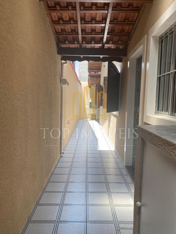 Oportunidade - Casa de 3 quartos sendo 1 suíte no Jardim das Indústrias