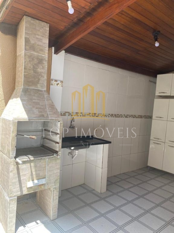 Oportunidade - Casa de 3 quartos sendo 1 suíte no Jardim das Indústrias