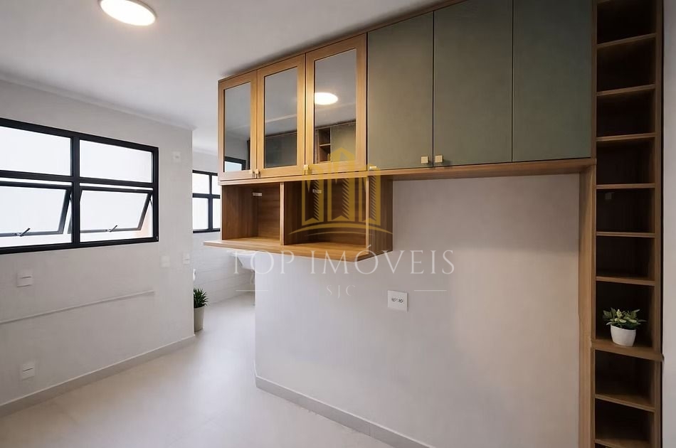 Apartamento de 2 quartos sendo 1 suíte no edifício siena - j