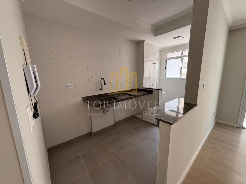 Lindo apartamento dois dormitorios sacada envidraçada condom