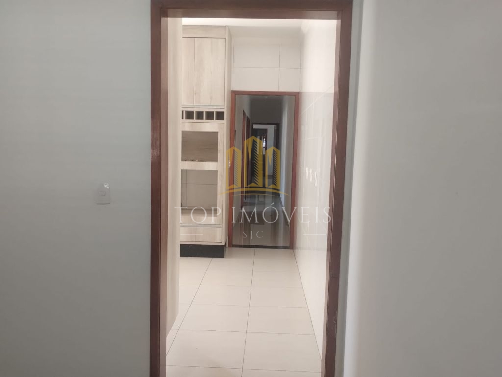 Linda casa nova três dormotórios suíte na melhor localização do parque industrial