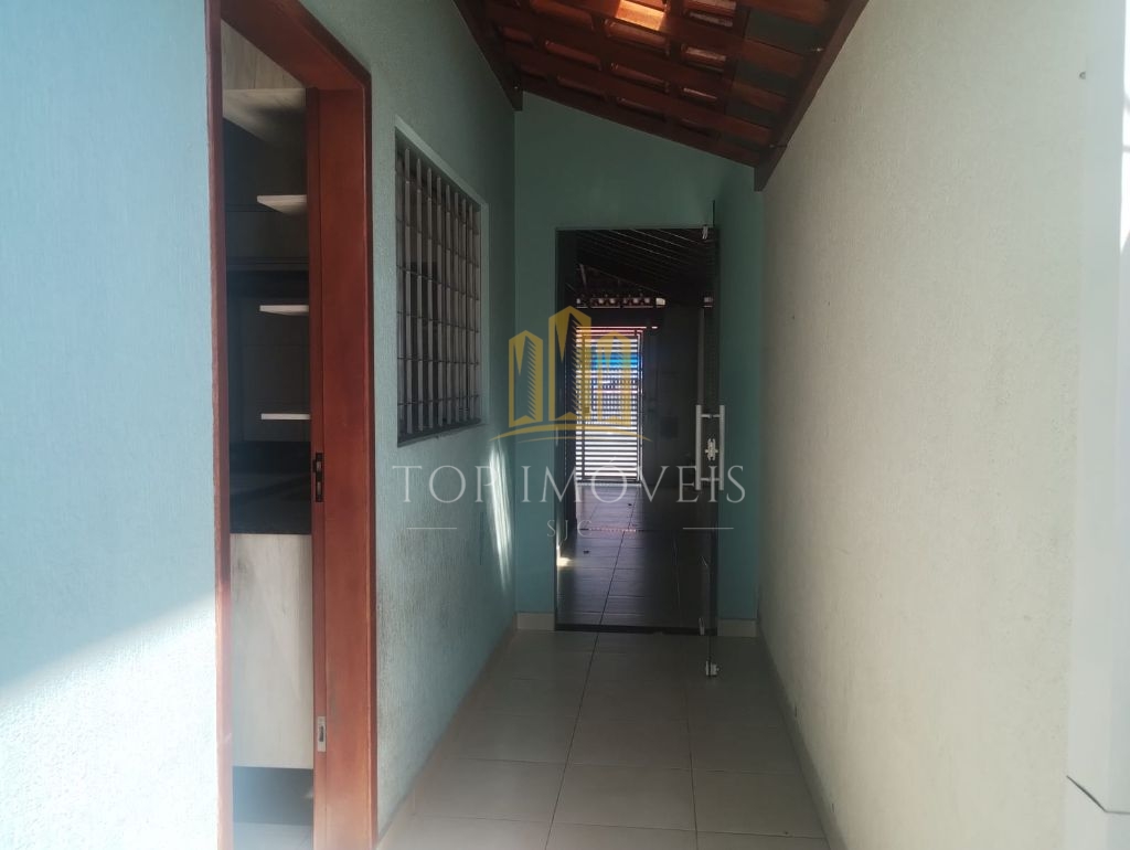 Linda casa nova três dormotórios suíte na melhor localização do parque industrial