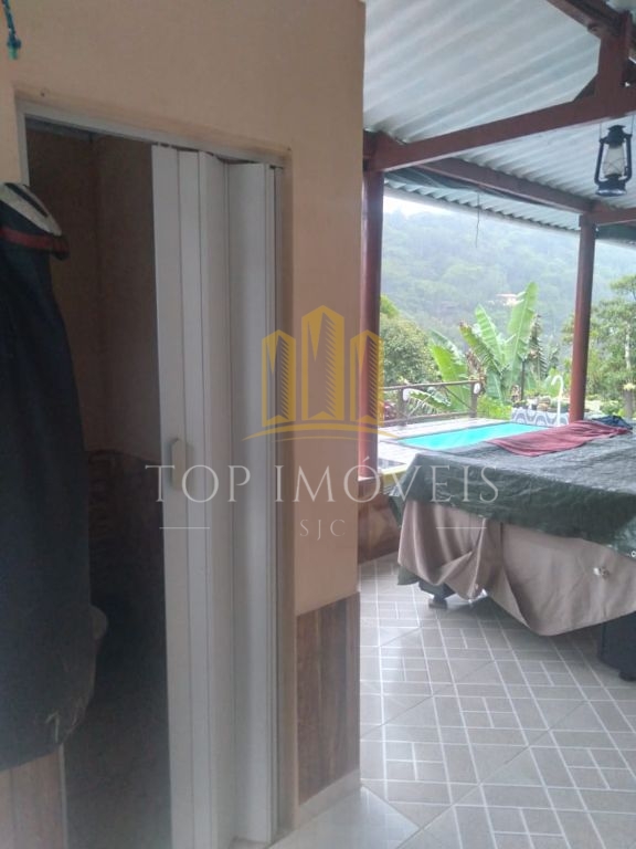 Chácara de 2.000m² pé na água em paraibuna