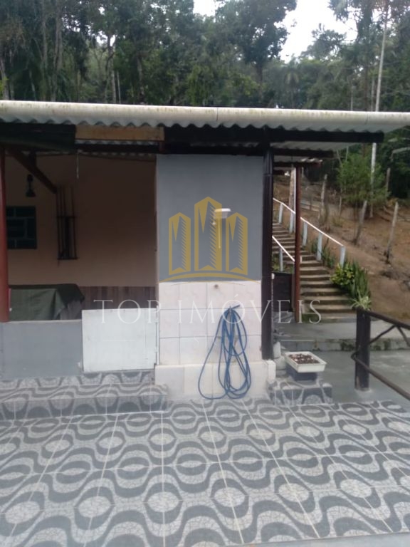 Chácara de 2.000m² pé na água em paraibuna