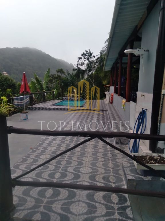 Chácara de 2.000m² pé na água em paraibuna