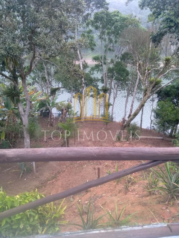 Chácara de 2.000m² pé na água em paraibuna