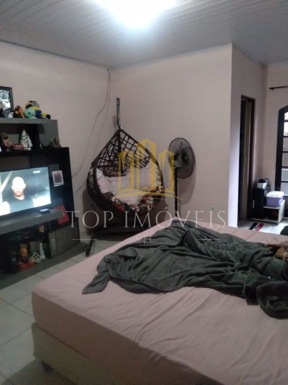 Chácara de 2.000m² pé na água em paraibuna