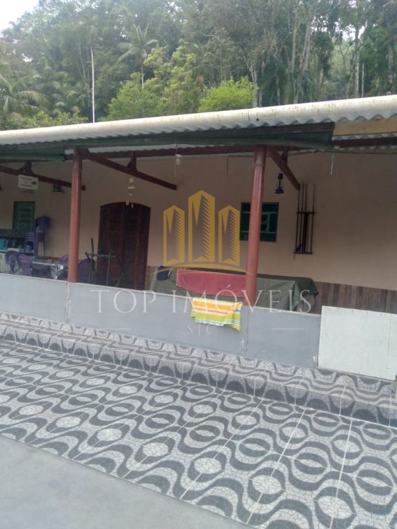 Chácara de 2.000m² pé na água em paraibuna