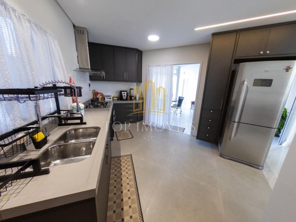 Sobrado com 4 suítes, 303 m², à venda por R$ 2.850.000 - Urbanova - São José dos Campos/SP