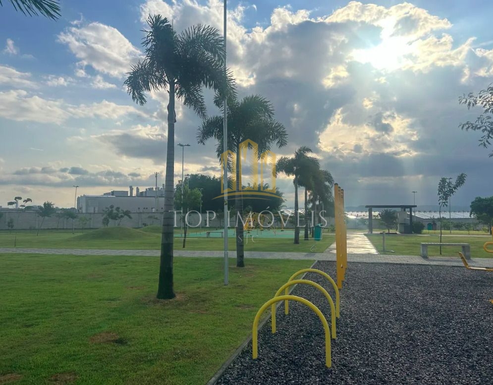 Excelente terreno 100% plano por R$325.000,00 em condomínio 