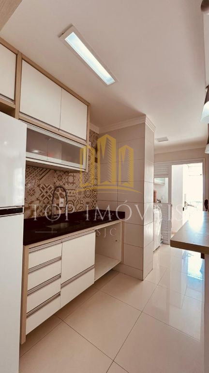 Apartamento com 3 quartos, 82 m², à venda por R$ 890.000,00 