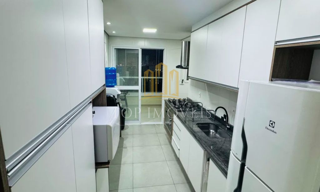 Apartamento com 3 quartos, sendo 1 suíte, andar alto e com v