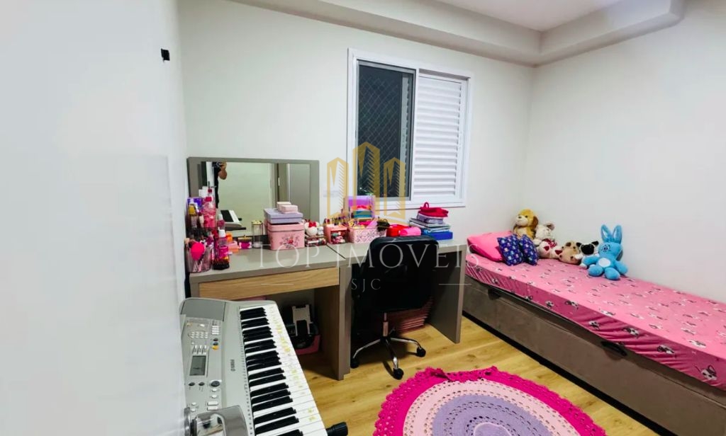 Apartamento com 3 quartos, sendo 1 suíte, andar alto e com v