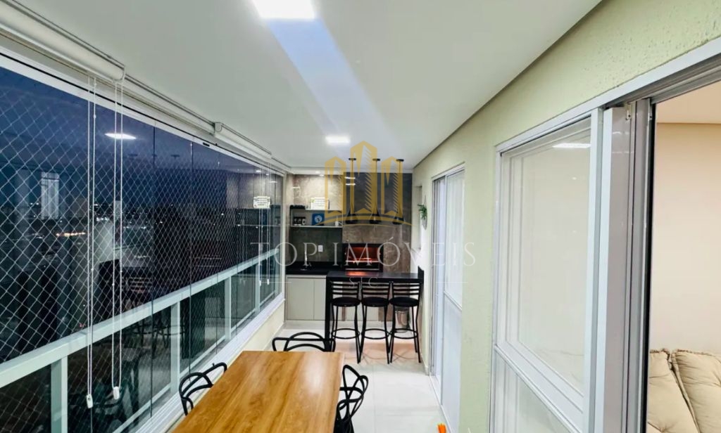 Apartamento com 3 quartos, sendo 1 suíte, andar alto e com v