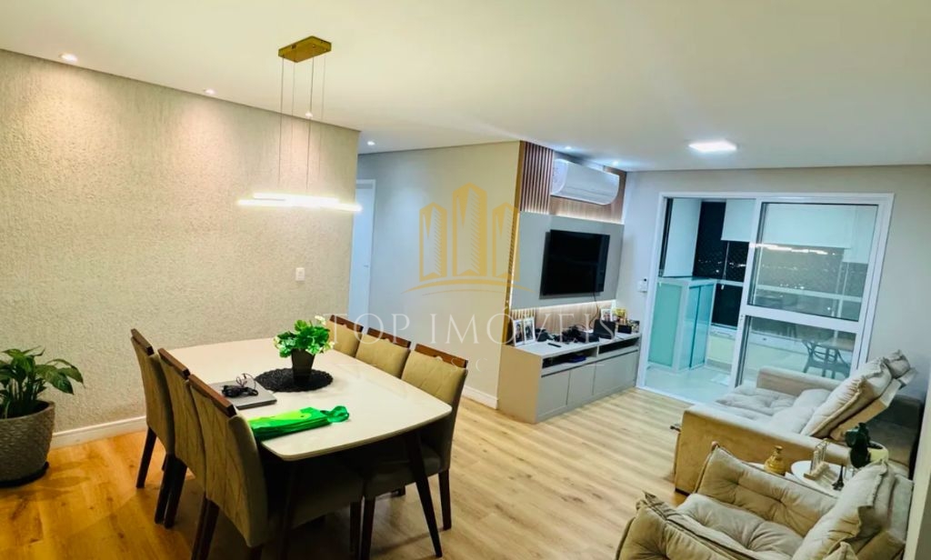 Apartamento com 3 quartos, sendo 1 suíte, andar alto e com v