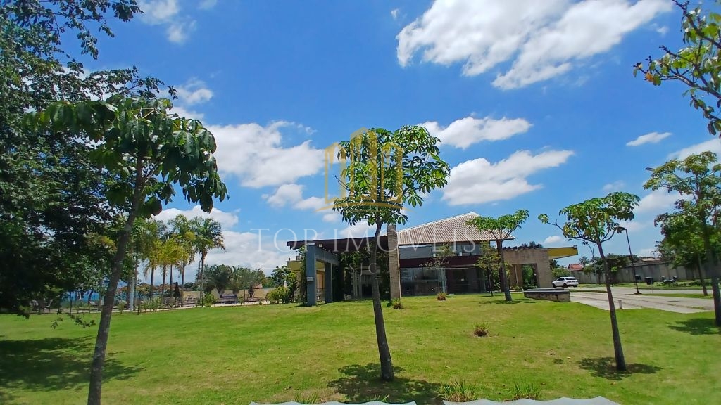 Casa Assobradada com Piscina no Residencial Ouroville em Caçapava