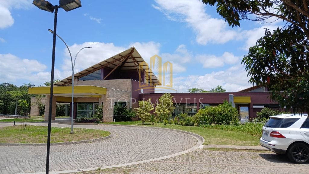 Casa Assobradada com Piscina no Residencial Ouroville em Caçapava