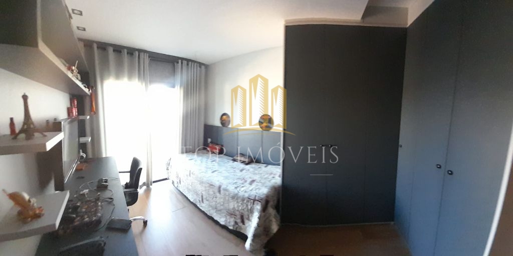 Casa assobradada com piscina no residencial ouroville em caç